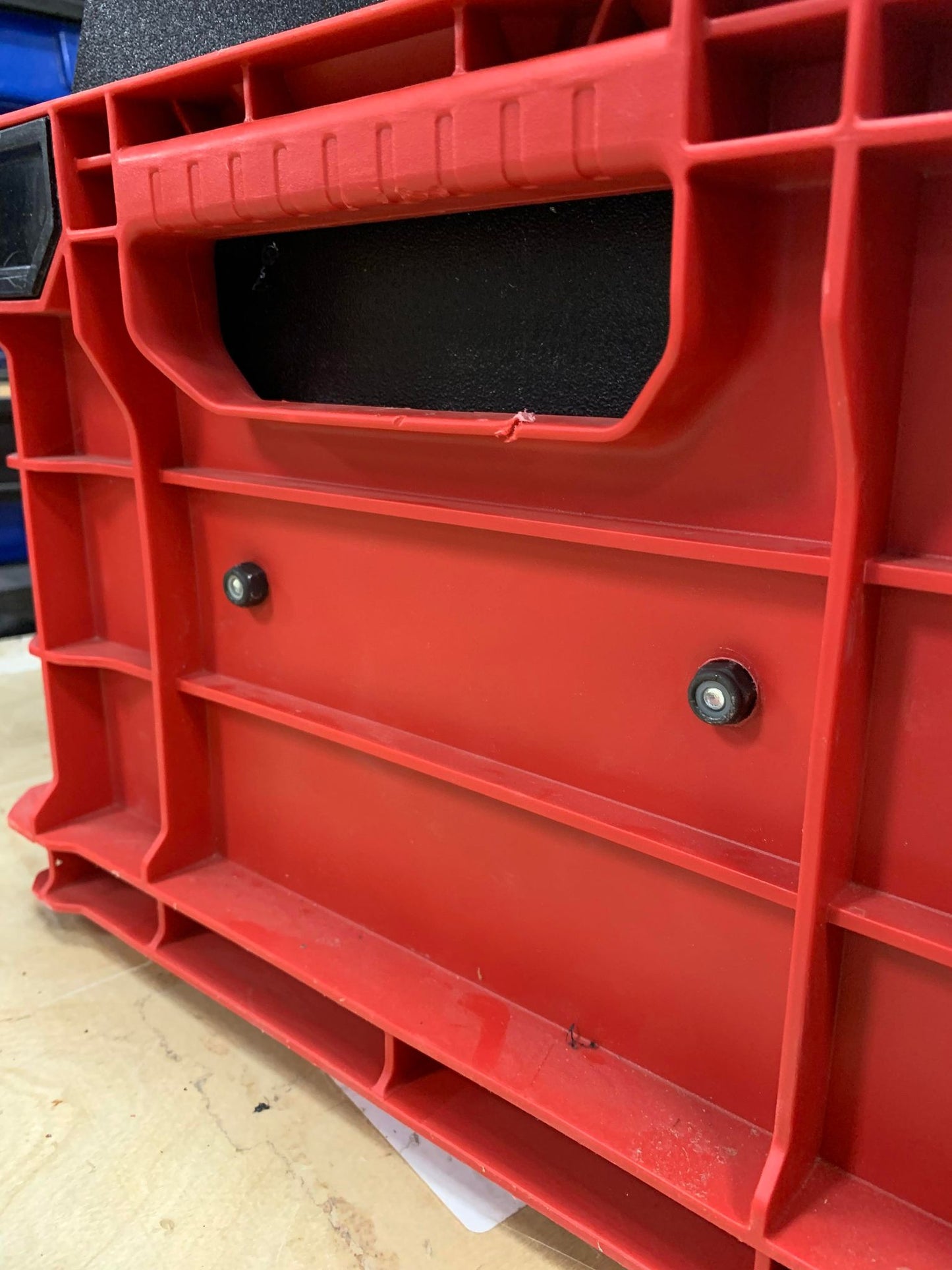 Nylon locking nuts to keep everything nice and tight!