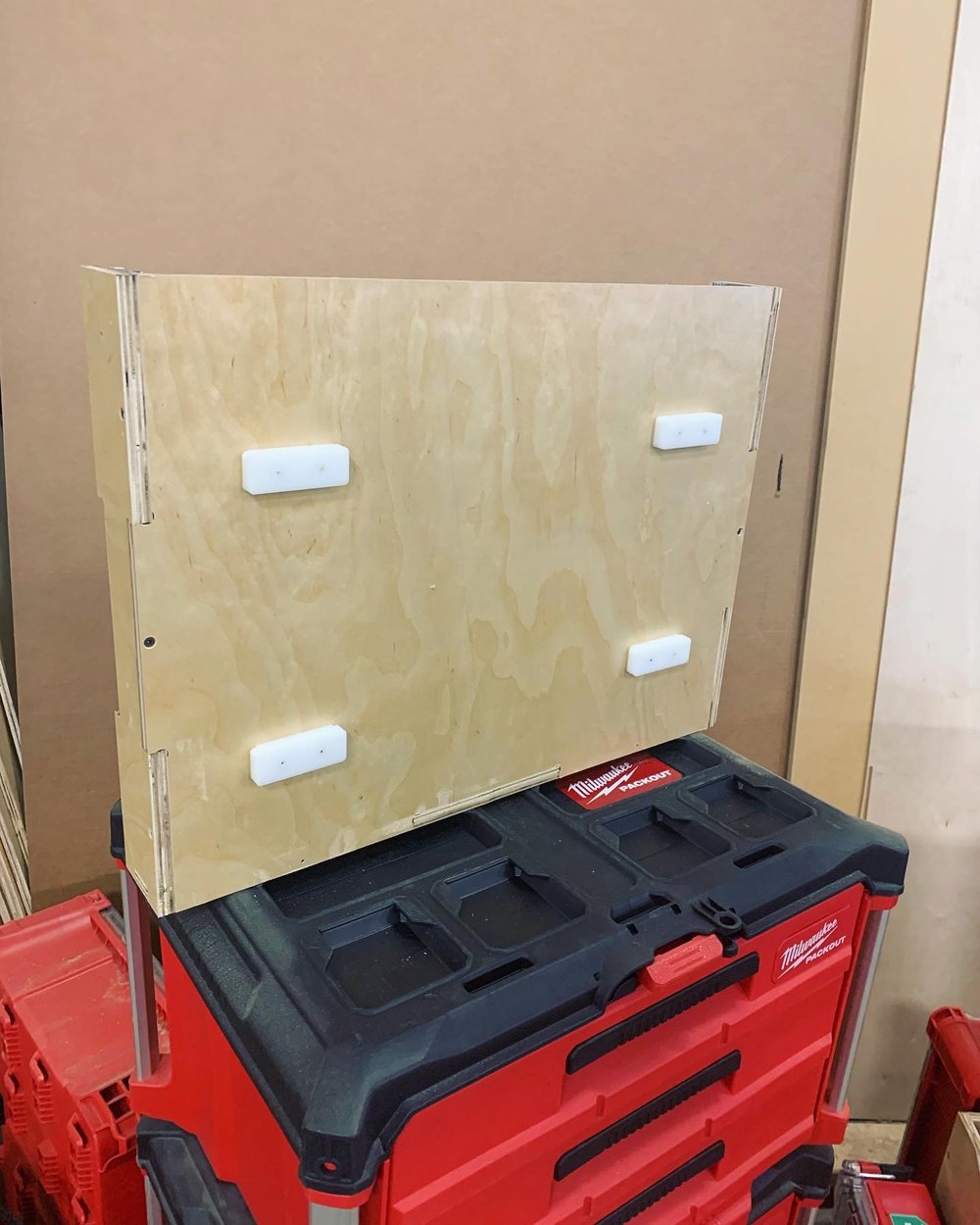 STV Pull-Out Tray