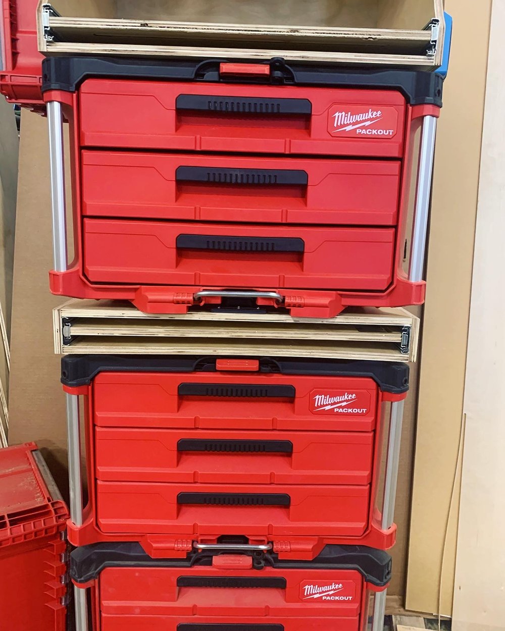 STV Pull-Out Tray