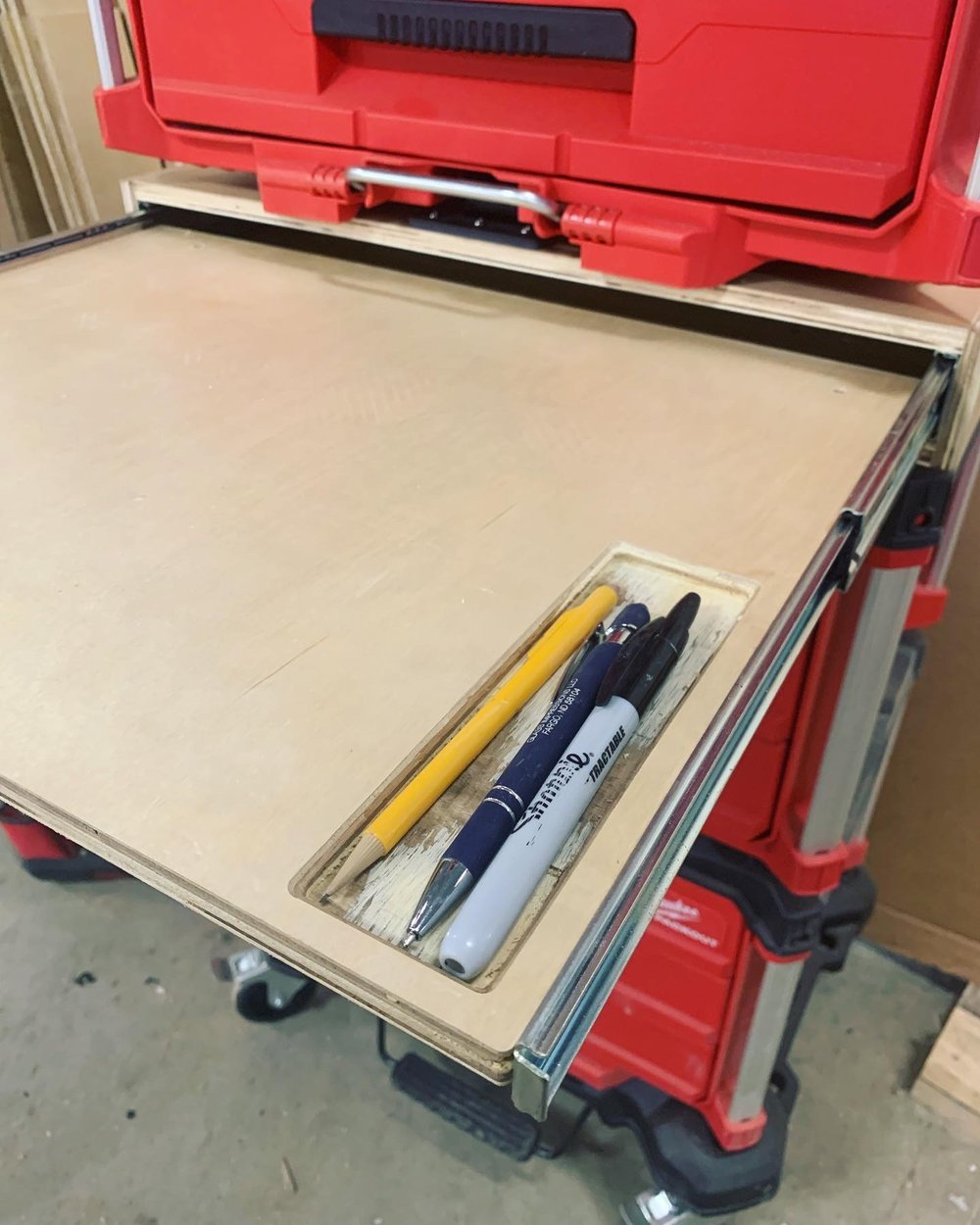 STV Pull-Out Tray